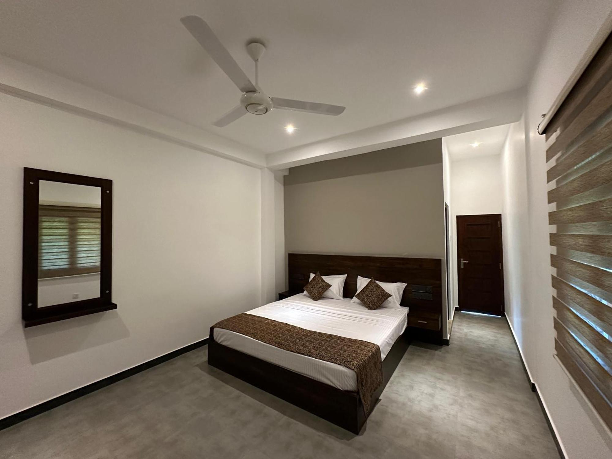 Cocos Polhena Hotel Matara Buitenkant foto