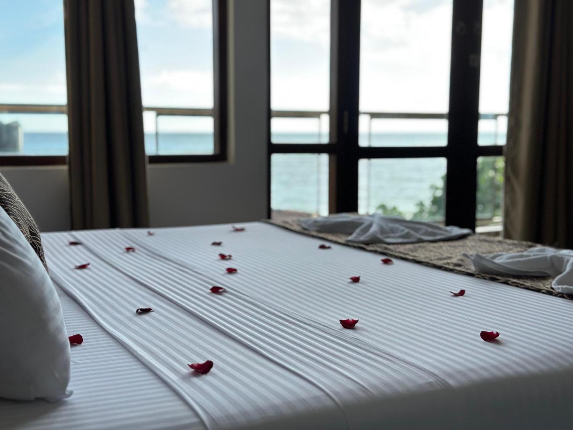 Cocos Polhena Hotel Matara Buitenkant foto
